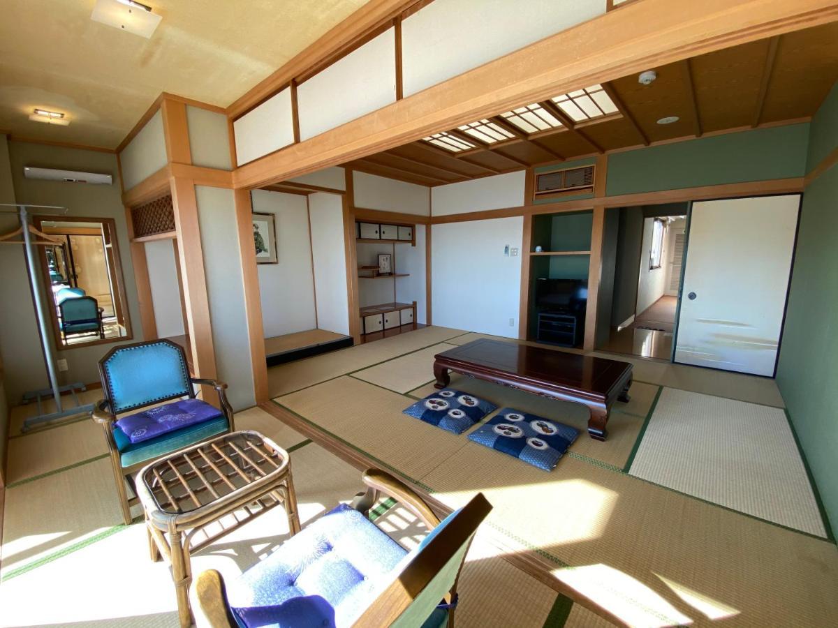 Atami Onsen Guest House Megumi מראה חיצוני תמונה